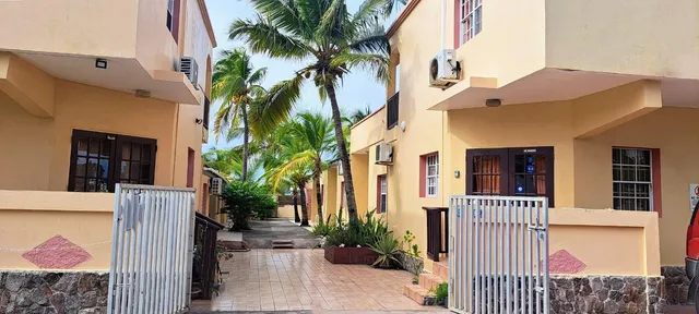 White Sands apartment complex in Beacon Hill, Sint Maarten